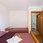 Ausgefallenes Nur 390 Meter Zum Mit Meerblick, 3 Parkplaetzen, Wifi * Selce