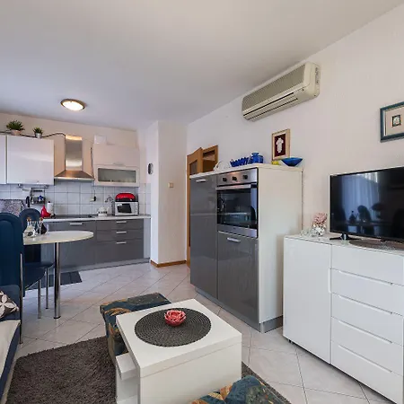 Ausgefallenes Nur 390 Meter Zum Mit Meerblick, 3 Parkplaetzen, Wifi * Selce