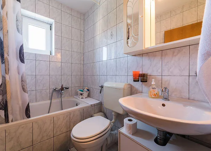 Apartamento Ausgefallenes Nur 390 Meter Zum Mit Meerblick, 3 Parkplaetzen, Wifi Selce